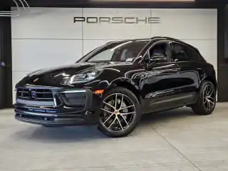 2025 Porsche Macan Base's photo