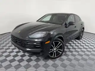 2025 Porsche Cayenne Base's photo