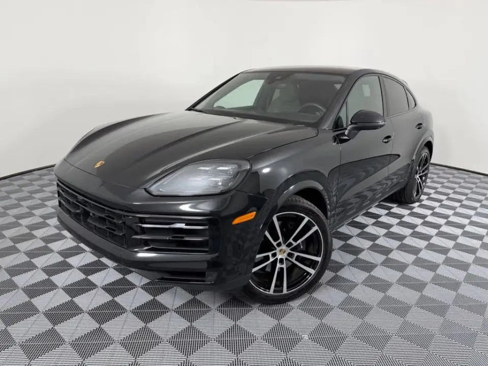 2025 Porsche Cayenne Base photo 3