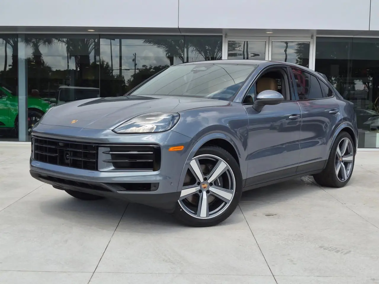 2026 Porsche Cayenne Base photo 4