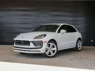2026 Porsche Macan Base's photo