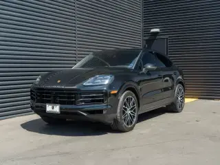 2025 Porsche Cayenne Base photo 5