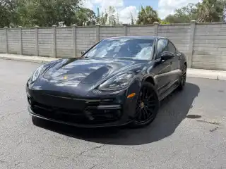 2023 Porsche Panamera GTS's photo
