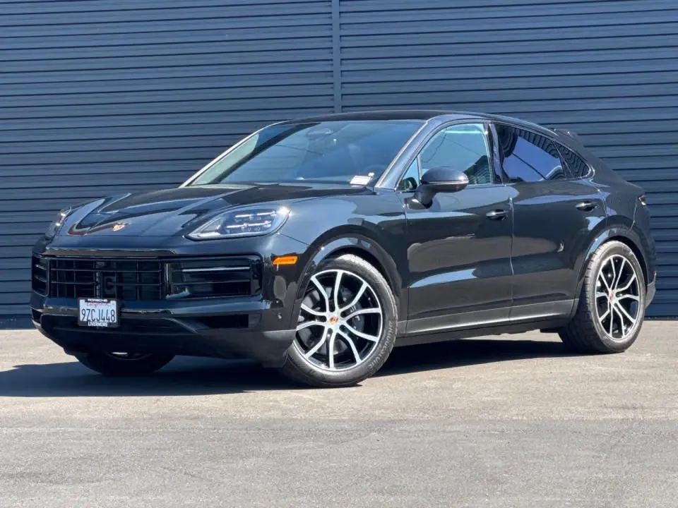 2026 Porsche Cayenne Base photo 3