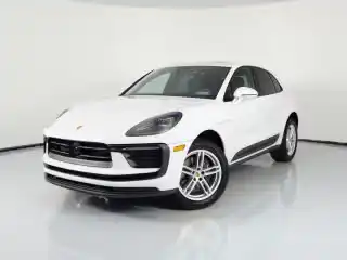 2025 Porsche Macan Base's photo