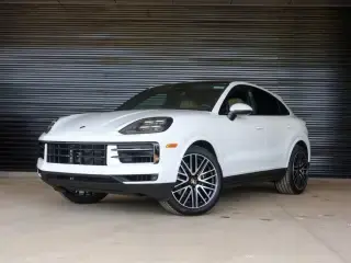 2026 Porsche Cayenne Base photo 5