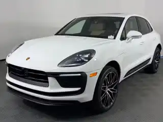2026 Porsche Macan Base's photo