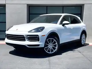 2023 Porsche Cayenne Platinum Edition's photo