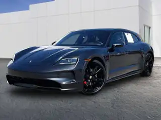 2025 Porsche Taycan 4S Cross Turismo's photo