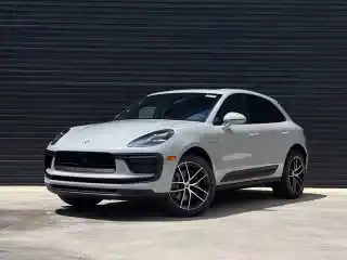 2026 Porsche Macan Base's photo