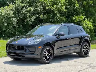 2025 Porsche Macan Base's photo