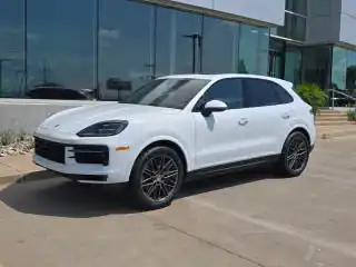 2024 Porsche Cayenne Base's photo