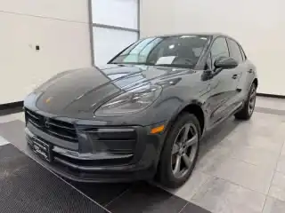 2025 Porsche Macan Base's photo