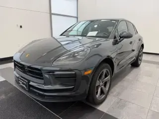 2025 Porsche Macan Base photo 5