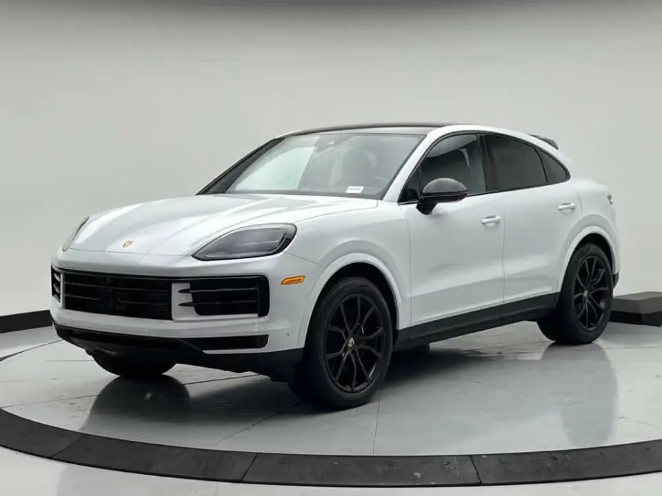 2026 Porsche Cayenne Base photo 3