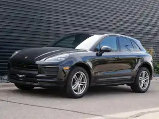 2025 Porsche Macan Base's photo