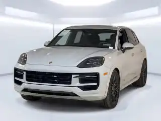 2025 Porsche Cayenne GTS's photo