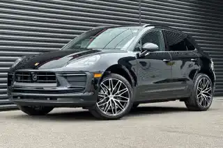 2025 Porsche Macan Base's photo