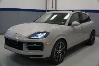 2026 Porsche Cayenne E-Hybrid's photo