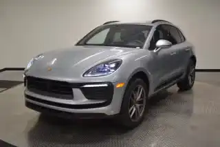2025 Porsche Macan Base's photo