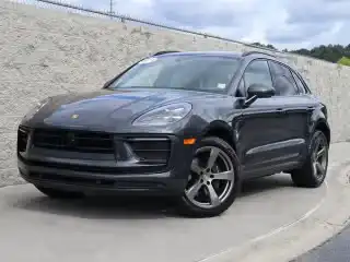 2024 Porsche Macan T's photo