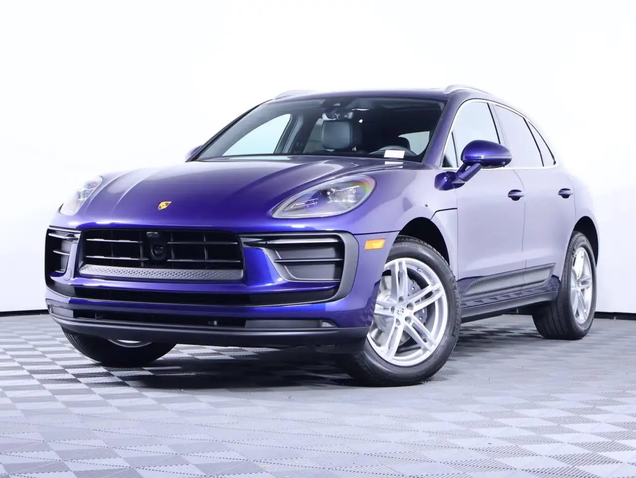 2026 Porsche Macan Base photo 4