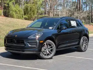 2026 Porsche Macan T's photo