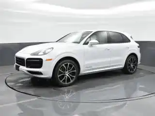 2023 Porsche Cayenne Platinum Edition's photo