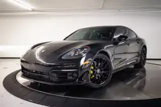 2023 Porsche Panamera 4's photo