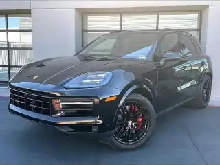 2024 Porsche Cayenne S's photo