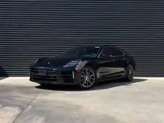 2025 Porsche Panamera 4's photo