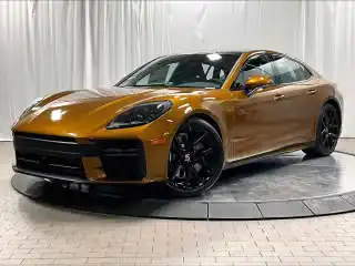 2026 Porsche Panamera 4 E-Hybrid's photo