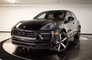 2026 Porsche Macan Base's photo