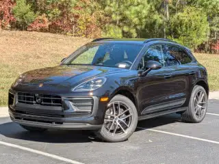 2026 Porsche Macan T photo 1