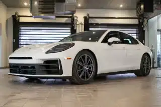 2026 Porsche Panamera 4's photo