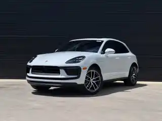 2026 Porsche Macan Base's photo