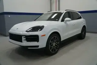 2026 Porsche Cayenne Base photo 5