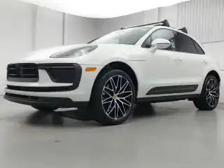 2025 Porsche Macan Base's photo