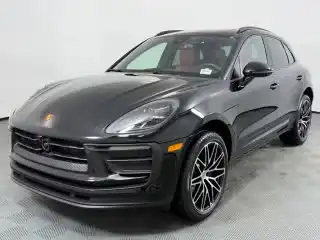 2026 Porsche Macan Base's photo