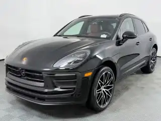 2026 Porsche Macan Base's photo