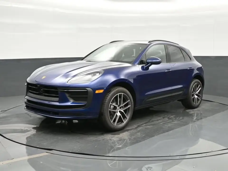 2026 Porsche Macan Base photo 3