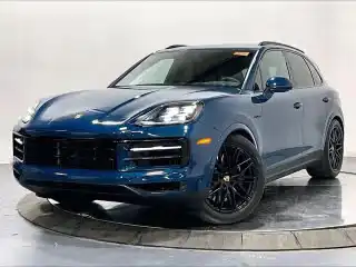 2025 Porsche Cayenne S E-Hybrid's photo