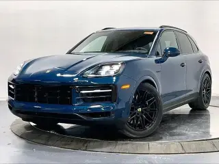 2025 Porsche Cayenne S E-Hybrid photo 5