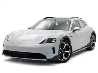 2025 Porsche Taycan 4S Cross Turismo's photo