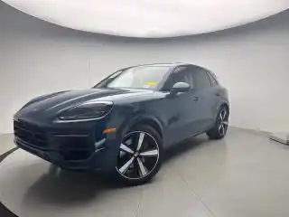 2025 Porsche Cayenne Base's photo