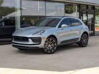 2026 Porsche Macan Base's photo