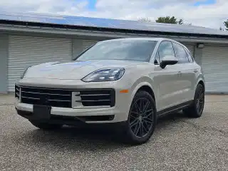 2024 Porsche Cayenne Base's photo