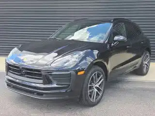 2026 Porsche Macan Base's photo