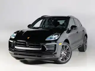 2026 Porsche Macan Base's photo