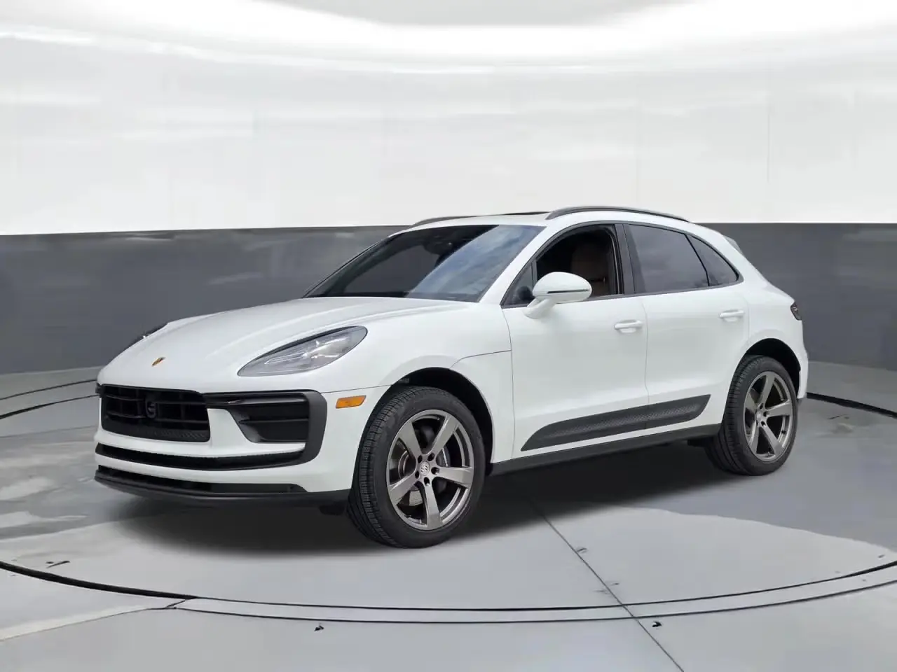 2026 Porsche Macan Base photo 4
